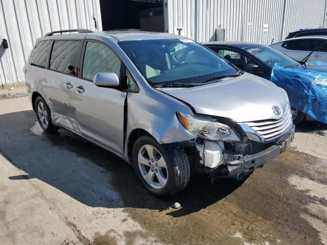 2015 Toyota Sienna LE