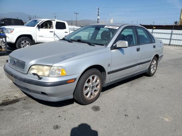 2000 Volvo S40