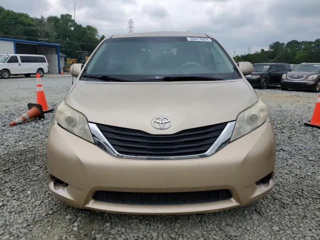 2013 Toyota Sienna LE