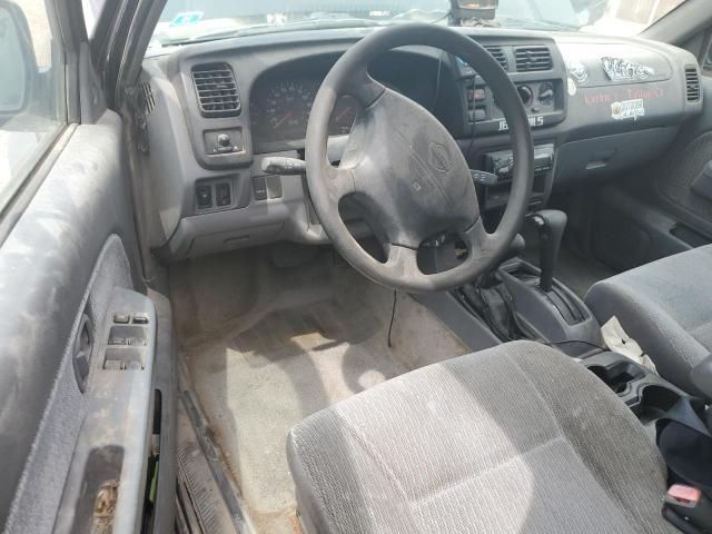 2000 Nissan Frontier Crew Cab XE