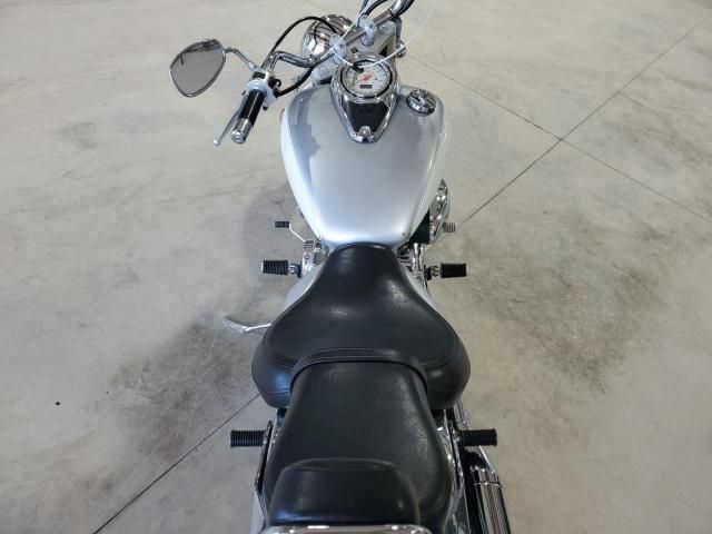 2004 Suzuki VL800