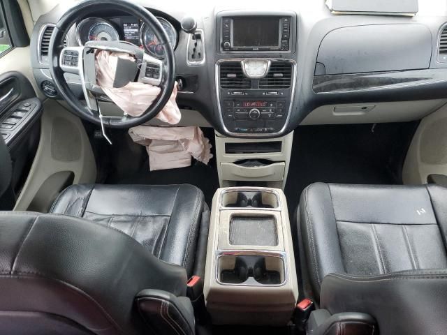 2013 Chrysler Town & Country Touring