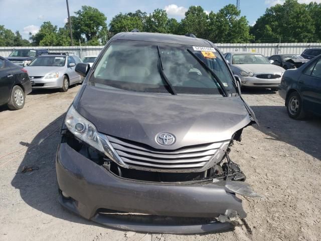 2016 Toyota Sienna XLE