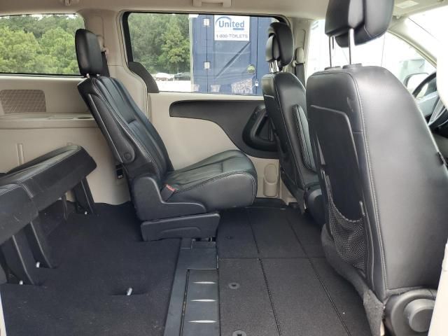 2013 Chrysler Town & Country Touring