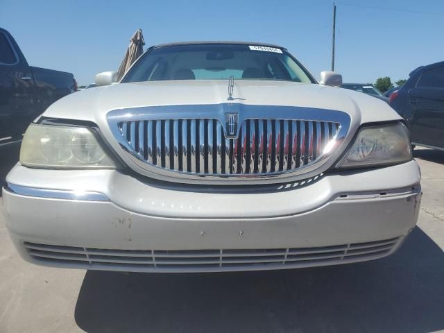 2006 Lincoln Town Car Signature