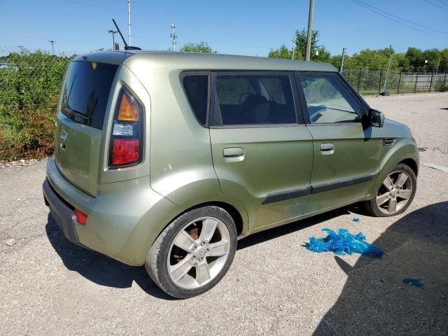 2010 KIA Soul +