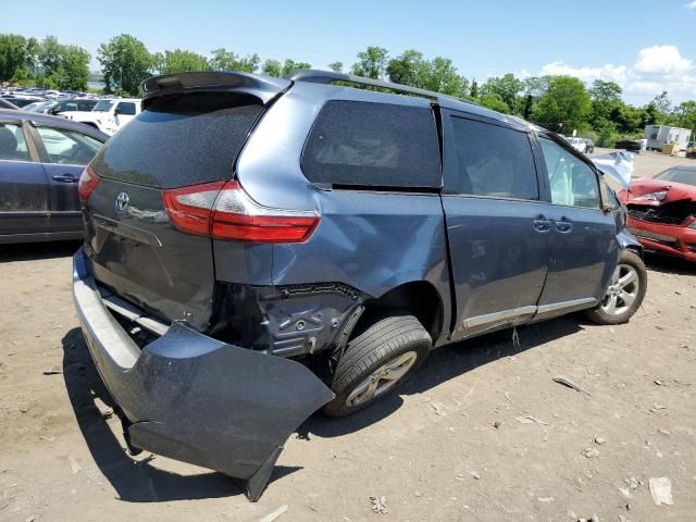 2016 Toyota Sienna LE