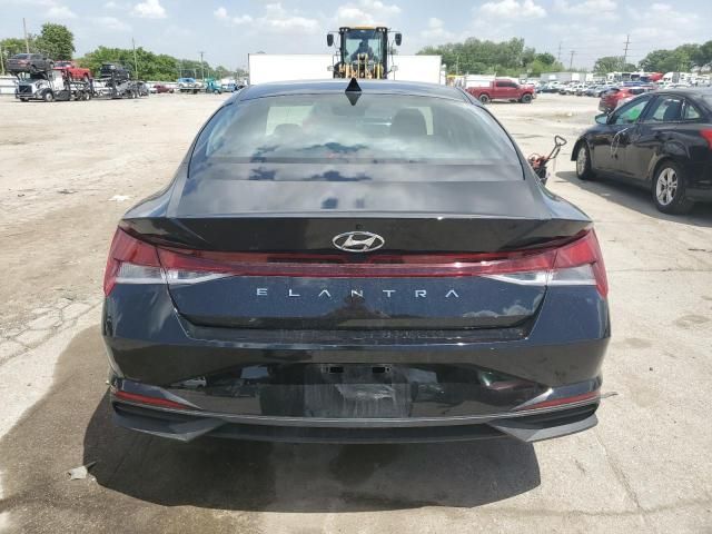 2023 Hyundai Elantra SE