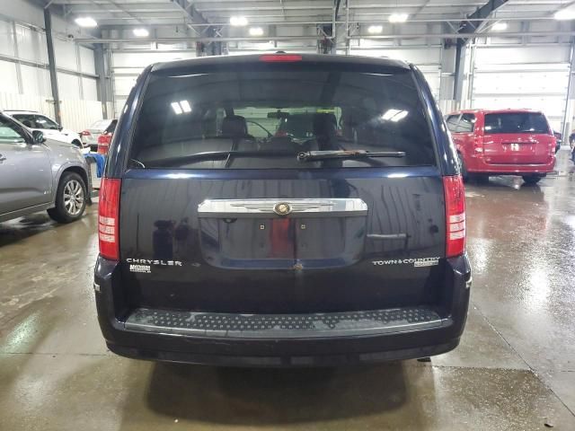 2010 Chrysler Town & Country Touring