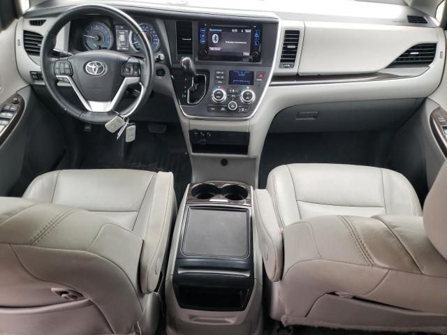 2017 Toyota Sienna XLE