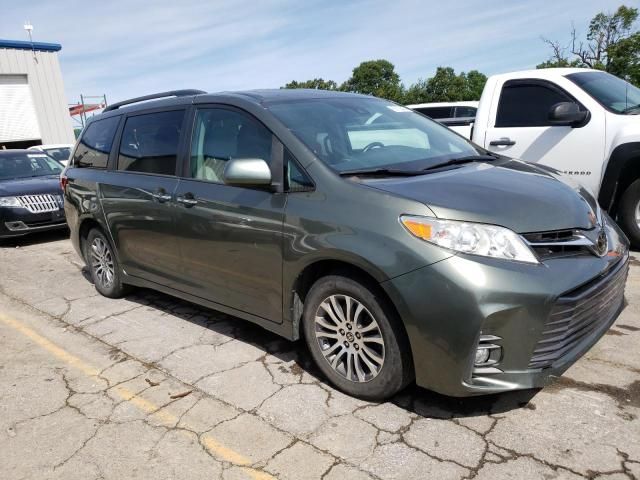 2020 Toyota Sienna XLE