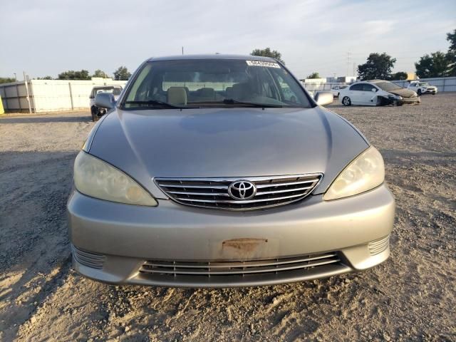 2005 Toyota Camry LE