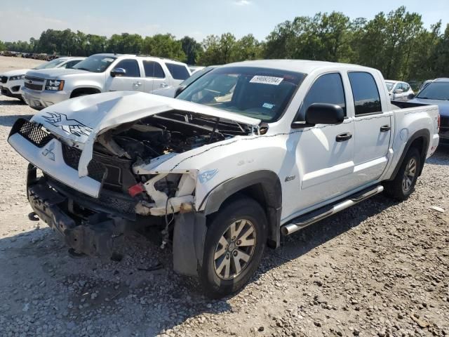 2006 Mitsubishi Raider Durocross