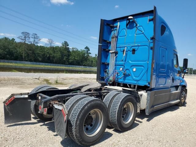 2015 Freightliner Cascadia 125