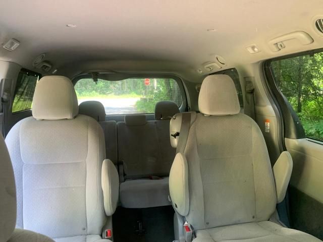 2016 Toyota Sienna LE