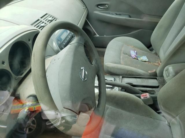 2004 Nissan Altima Base