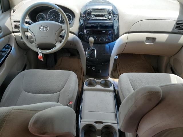 2005 Toyota Sienna CE