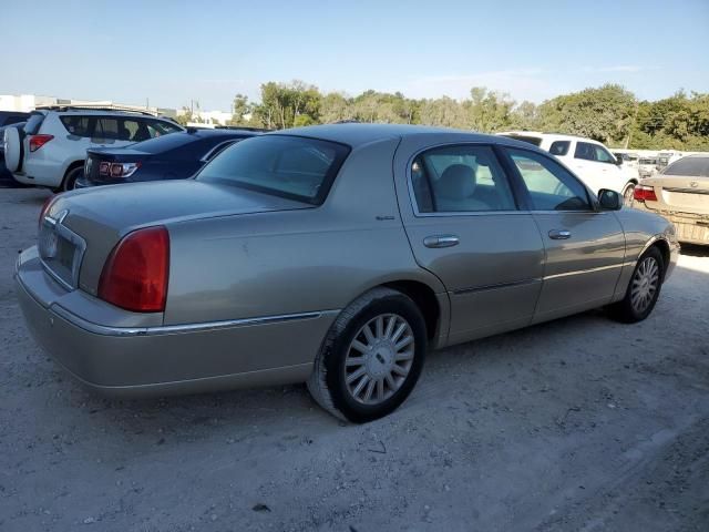 2005 Lincoln Town Car Signature