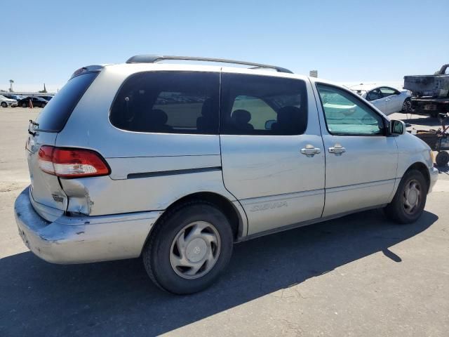 2003 Toyota Sienna LE