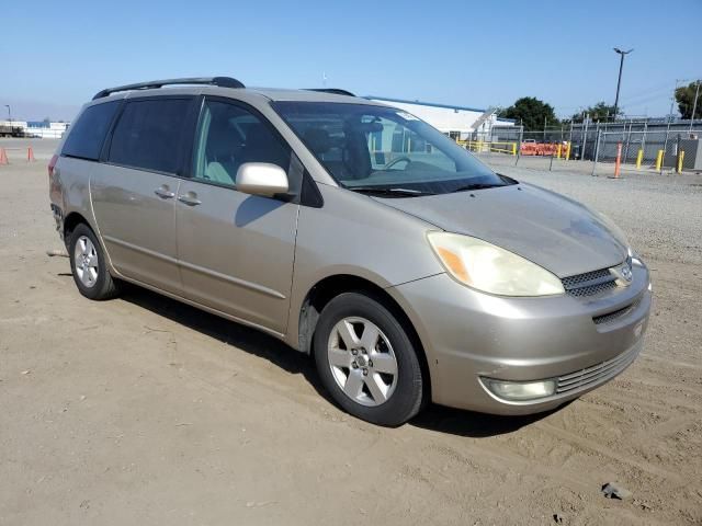 2004 Toyota Sienna XLE