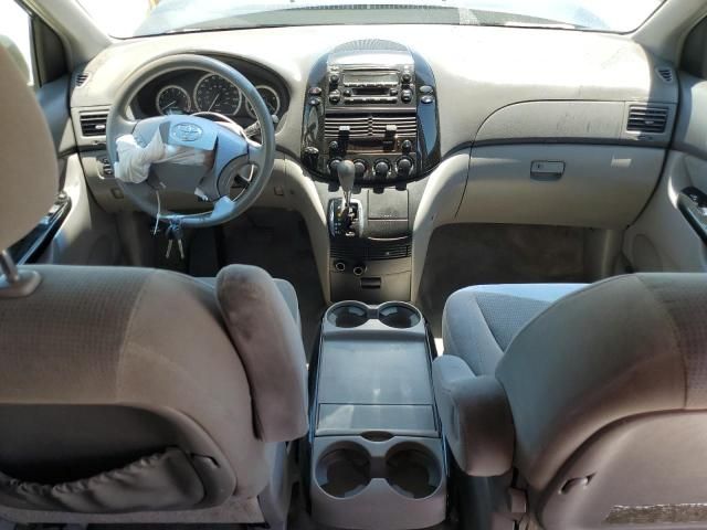 2005 Toyota Sienna CE