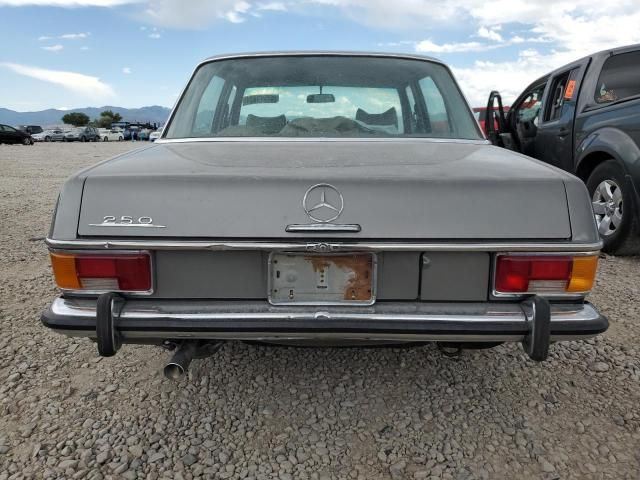 1970 Mercedes-Benz 260-Class