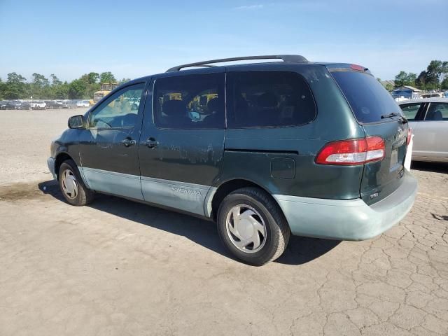 2002 Toyota Sienna LE