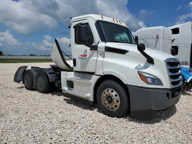 2022 Freightliner Cascadia 126