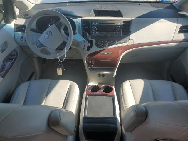 2012 Toyota Sienna XLE