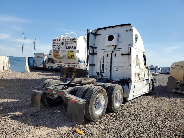 2019 Freightliner Cascadia 126