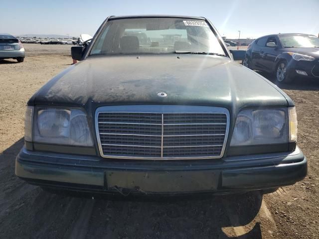 1995 Mercedes-Benz E 320 Base