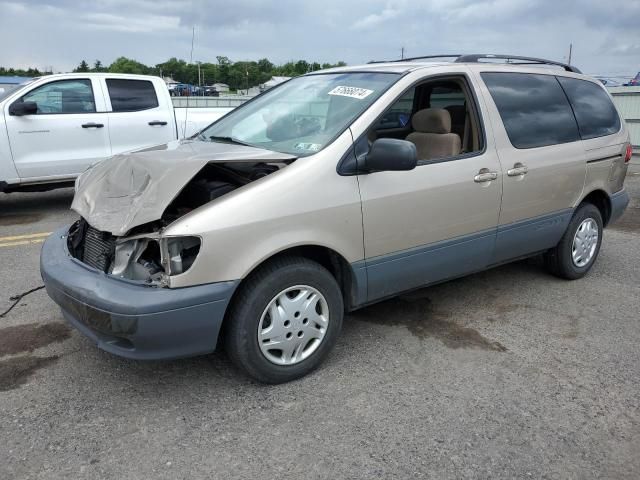 2003 Toyota Sienna CE