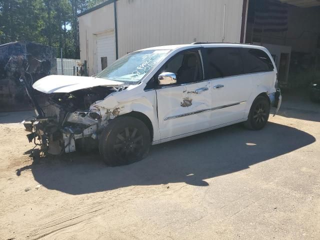 2012 Chrysler Town & Country Touring L