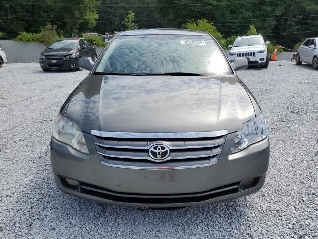 2005 Toyota Avalon XL