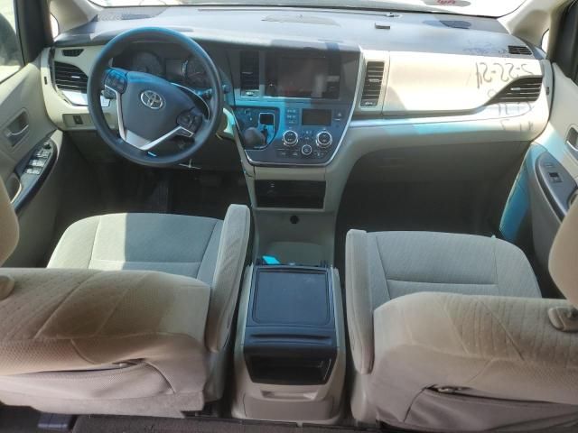 2017 Toyota Sienna LE