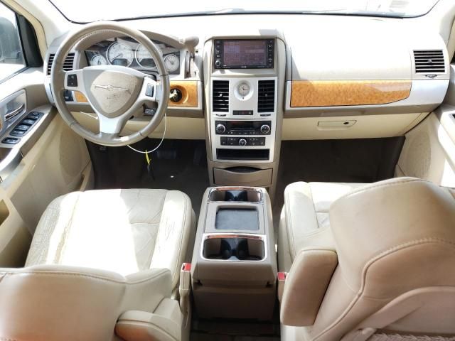 2010 Chrysler Town & Country Limited