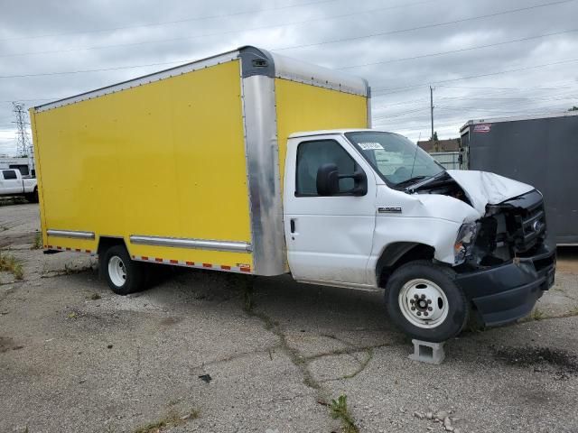 2022 Ford Econoline E350 Super Duty Cutaway Van