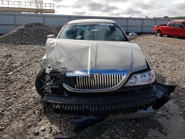 2010 Lincoln Town Car Signature Limited