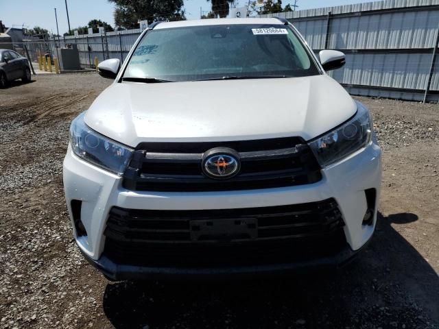 2019 Toyota Highlander SE