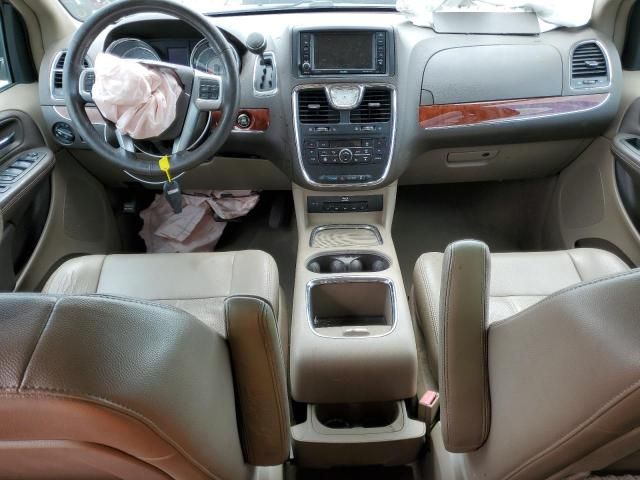 2013 Chrysler Town & Country Touring L