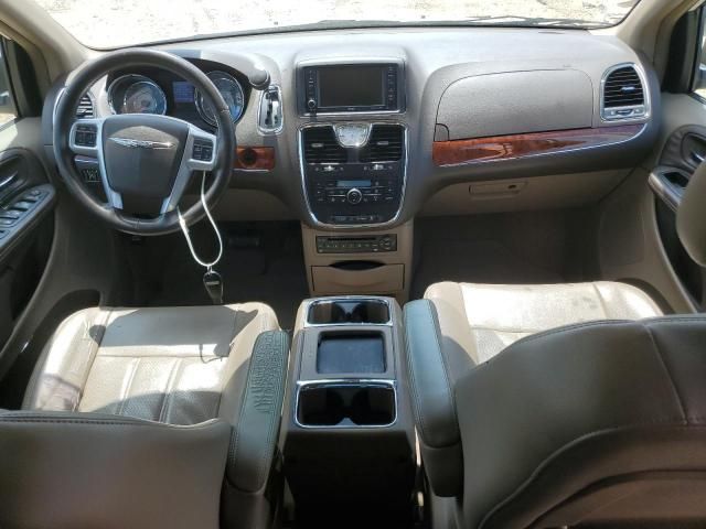 2013 Chrysler Town & Country Touring L