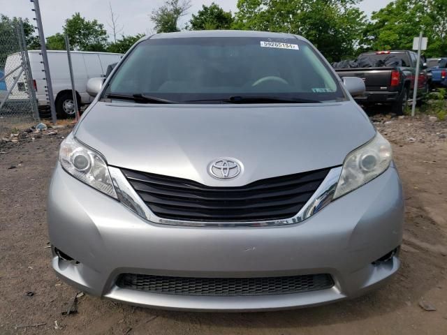 2013 Toyota Sienna LE