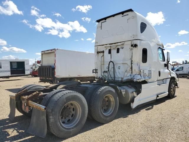 2016 Freightliner Cascadia 125