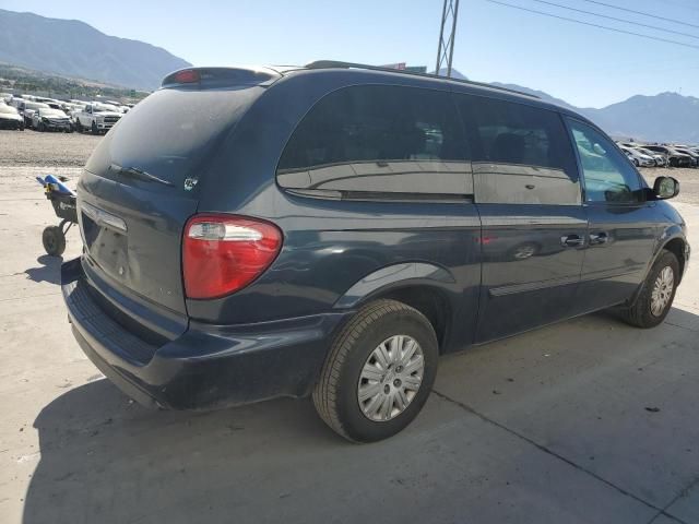 2007 Chrysler Town & Country LX