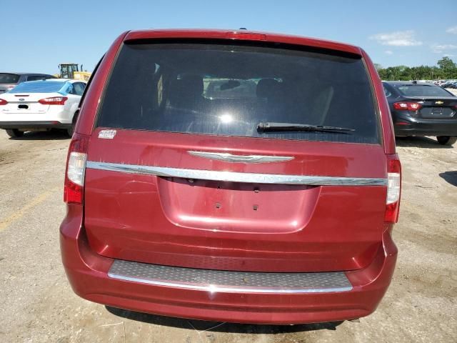 2013 Chrysler Town & Country Touring