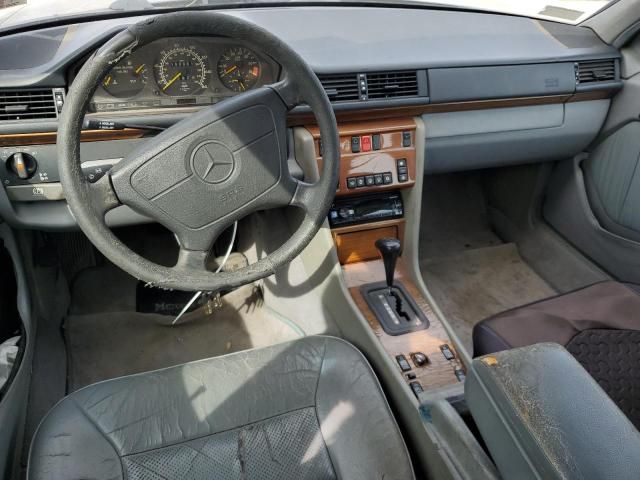1995 Mercedes-Benz E 320 Base