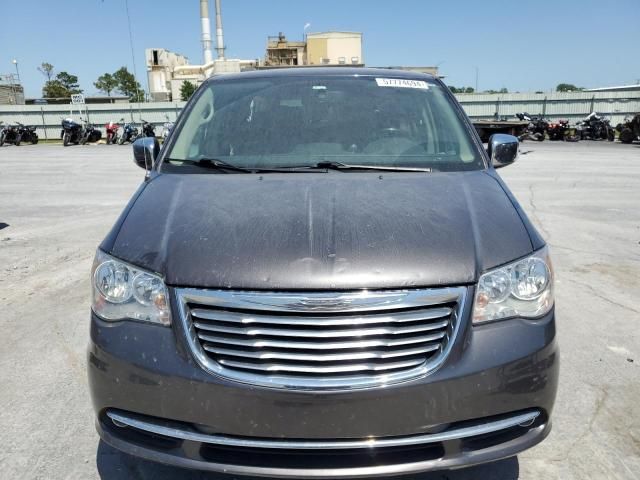 2016 Chrysler Town & Country Touring L