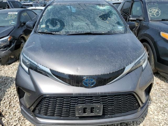 2022 Toyota Sienna XSE