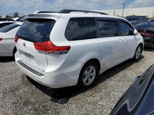 2014 Toyota Sienna LE