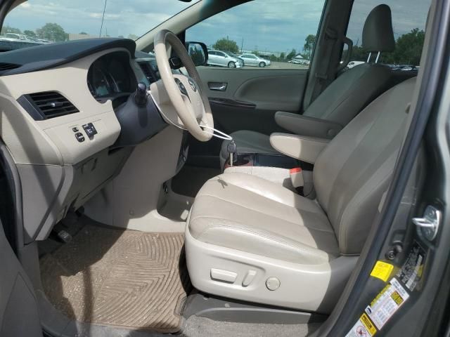 2012 Toyota Sienna XLE